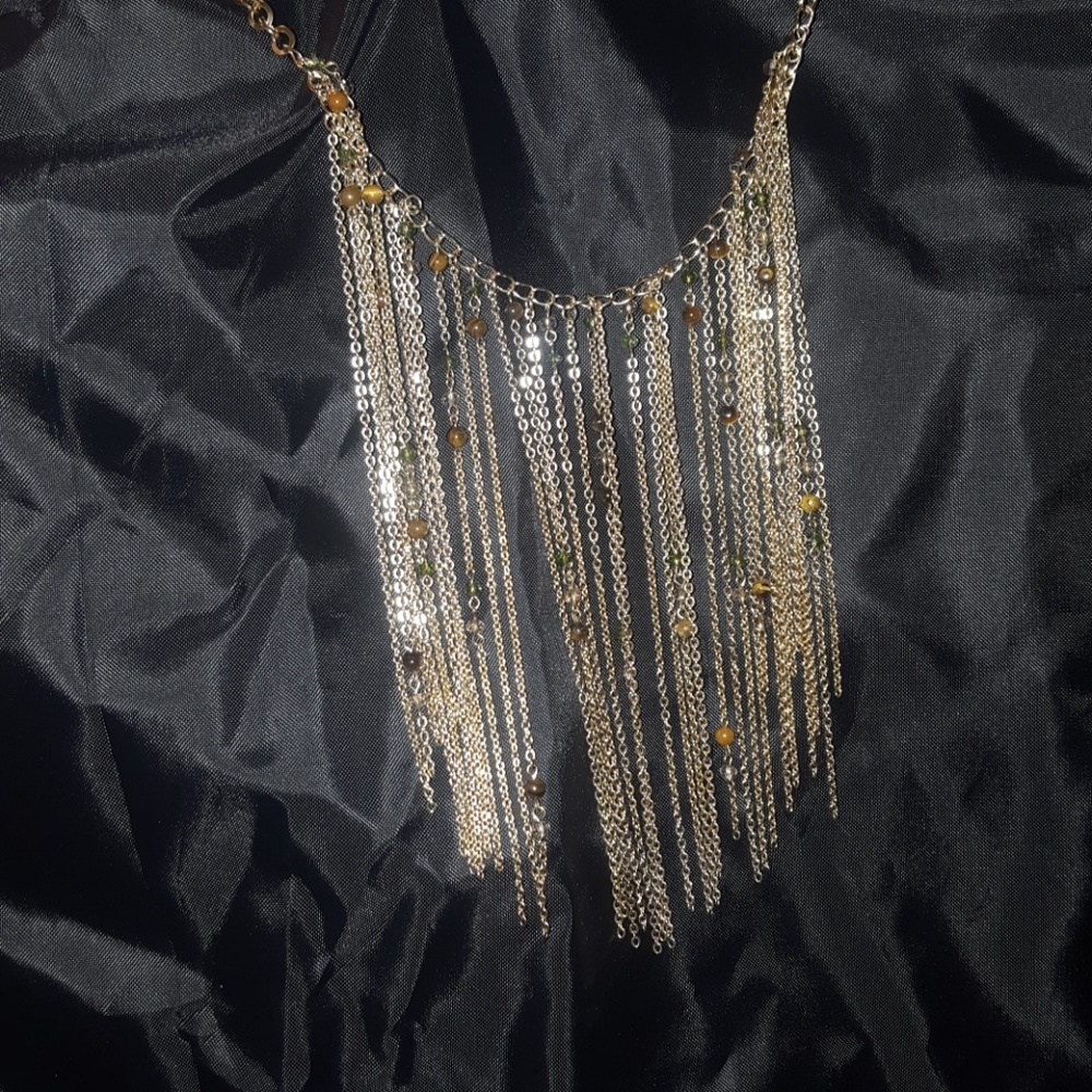 Fringe necklace with stones and crystals